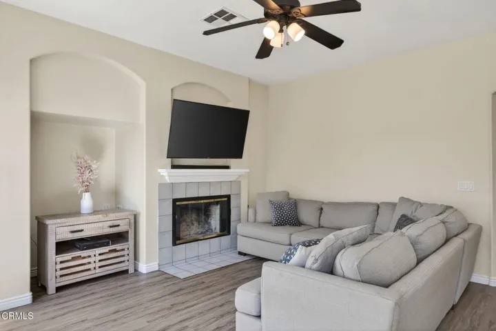 16-web-or-mls-Upmarket Media-1120 1st-03