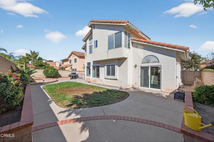 34-web-or-mls-Upmarket Media-1120 1st-10