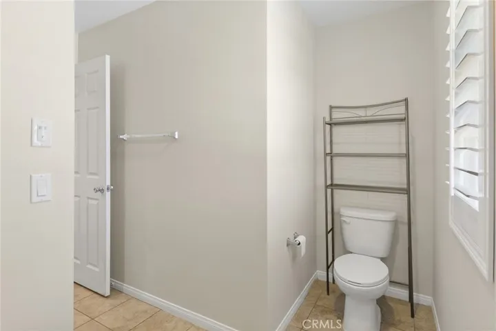 Upstairs full Bathroom