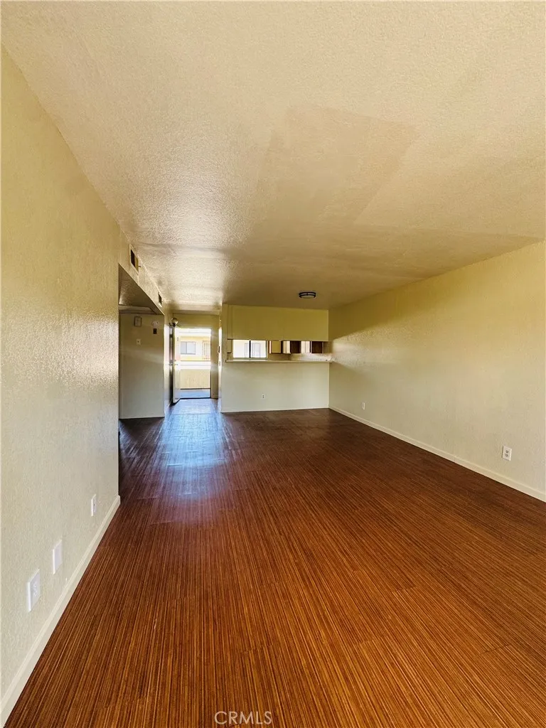14610 Delano 215