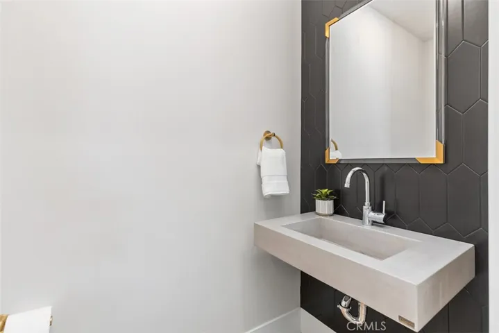 175 Costa Mesa, Costa Mesa, California 92627