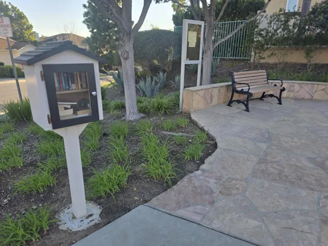 MINI LIBRARY