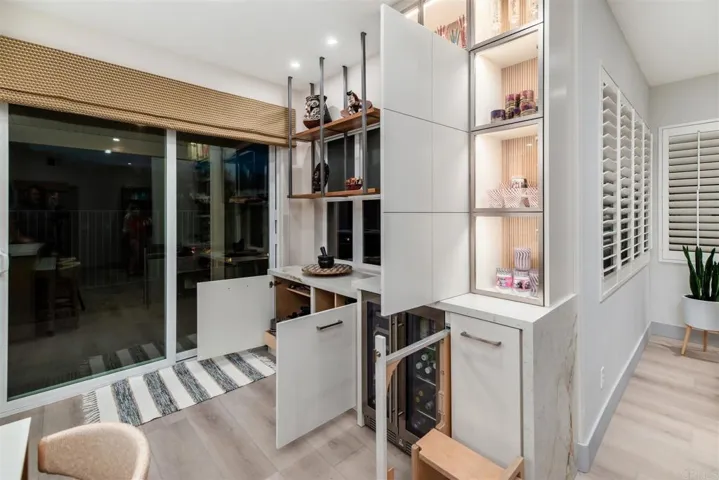 Bare/beverage storage