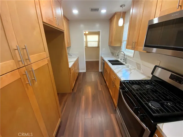 745 W E, Ontario, California 91762