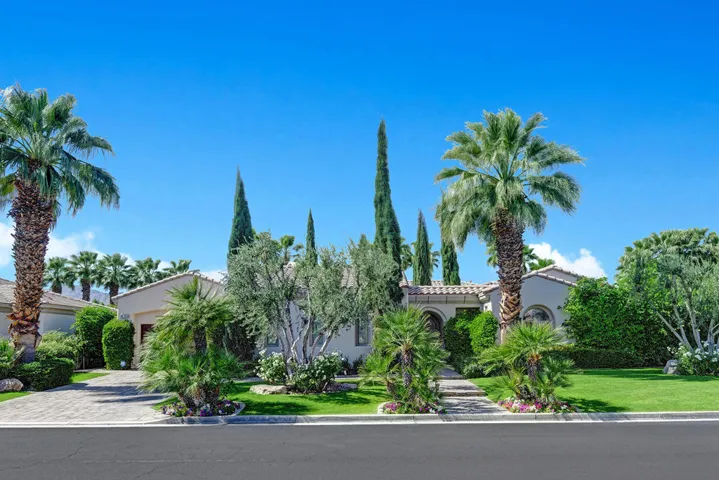 FRONT OF HOME.jpg mls