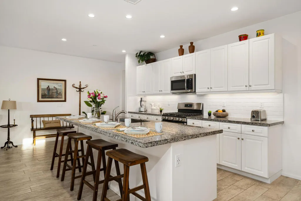 Light and bright kitchen