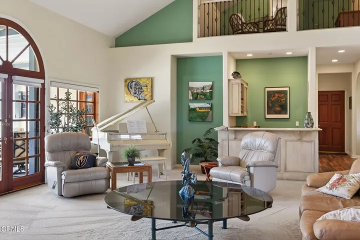 14-web-or-mls-Upmarketmedia_10995Alt-040