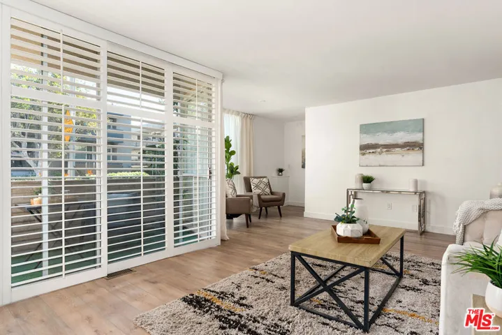 6601 Springpark Avenue 9, Los Angeles, California 90056