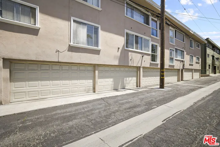 6601 Springpark Avenue 9, Los Angeles, California 90056