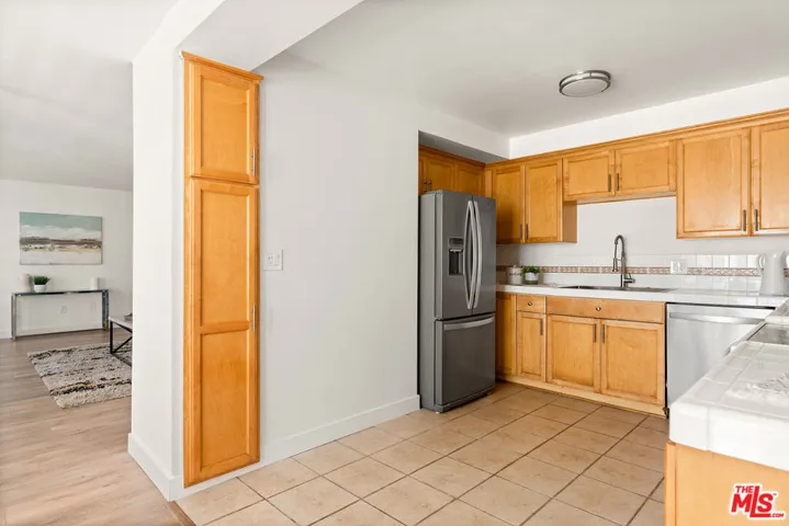 6601 Springpark Avenue 9, Los Angeles, California 90056