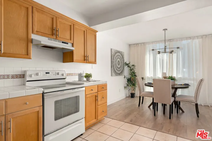 6601 Springpark Avenue 9, Los Angeles, California 90056