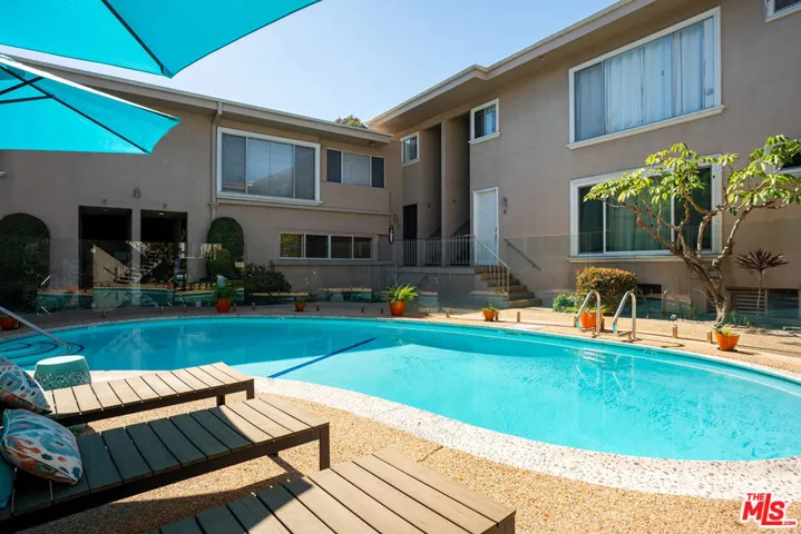 6601 Springpark Avenue 9, Los Angeles, California 90056