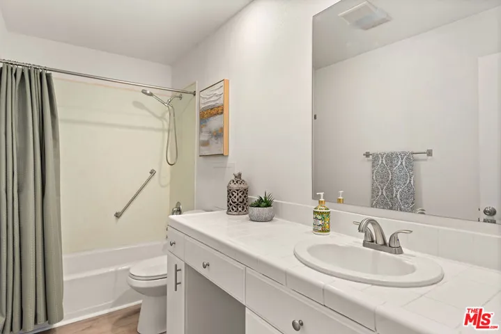 6601 Springpark Avenue 9, Los Angeles, California 90056
