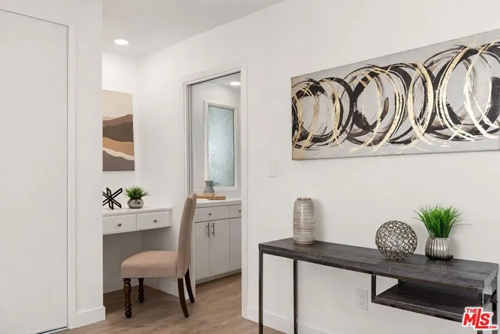 6601 Springpark Avenue 9, Los Angeles, California 90056