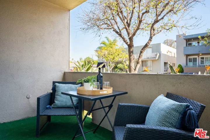 6601 Springpark Avenue 9, Los Angeles, California 90056