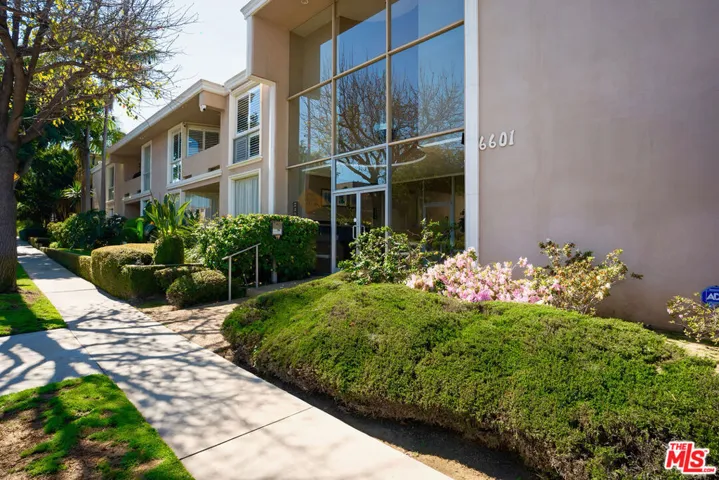 6601 Springpark Avenue 9, Los Angeles, California 90056