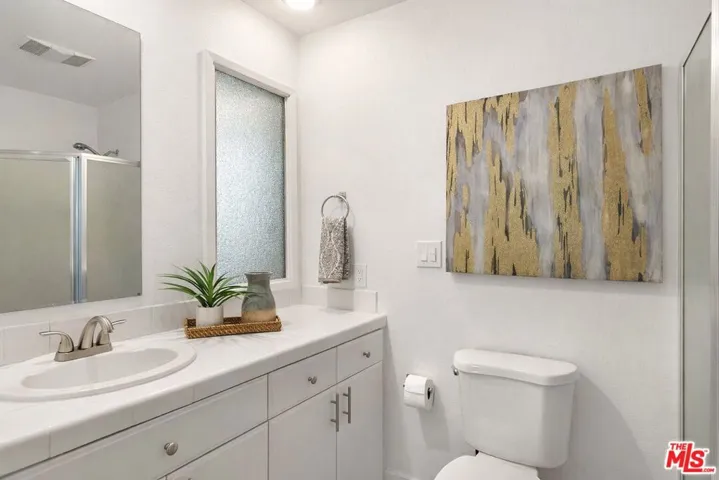 6601 Springpark Avenue 9, Los Angeles, California 90056