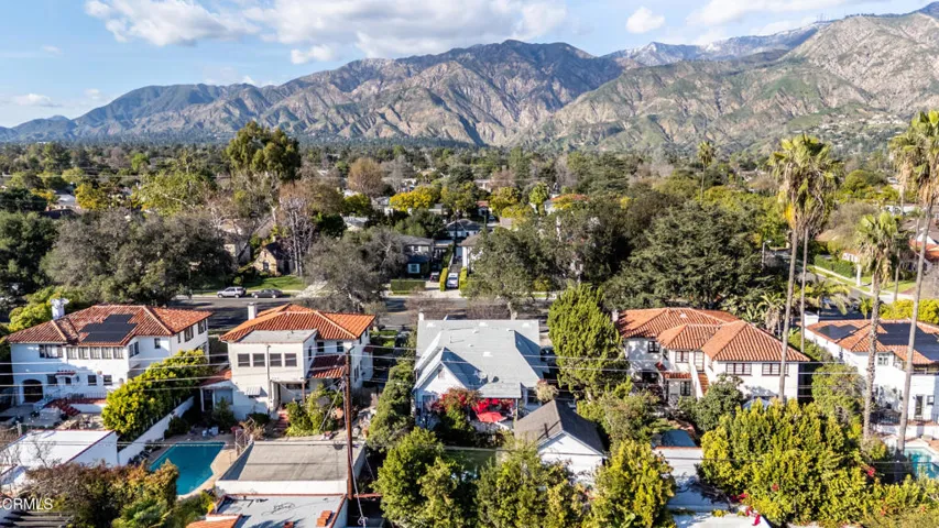 2270 E Orange Grove32