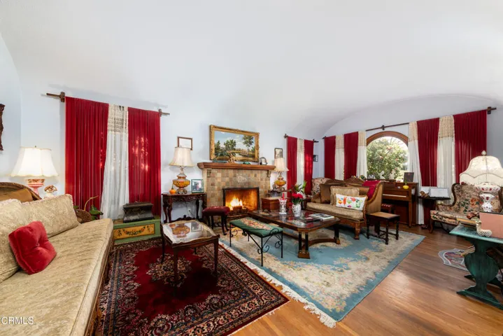 2270 E Orange Grove6