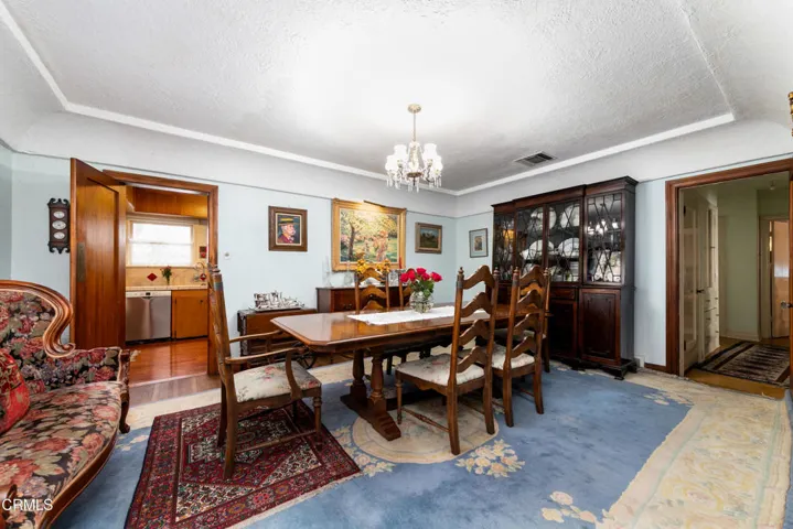 2270 E Orange Grove11