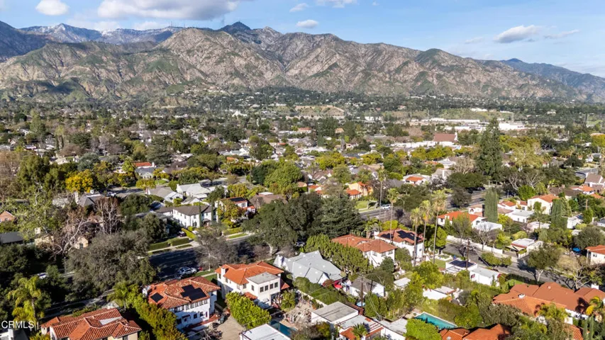 2270 E Orange Grove33
