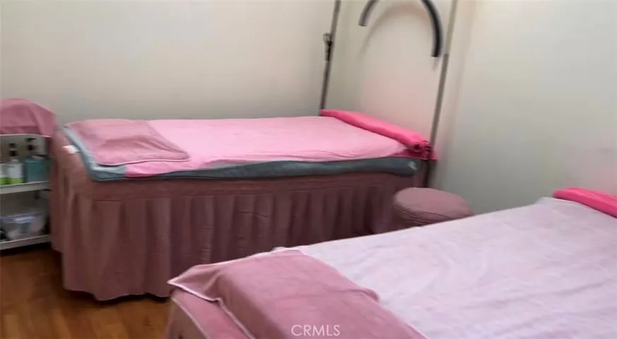 Facial Room