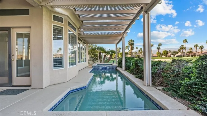 Pool and Spa. Very private setting.
