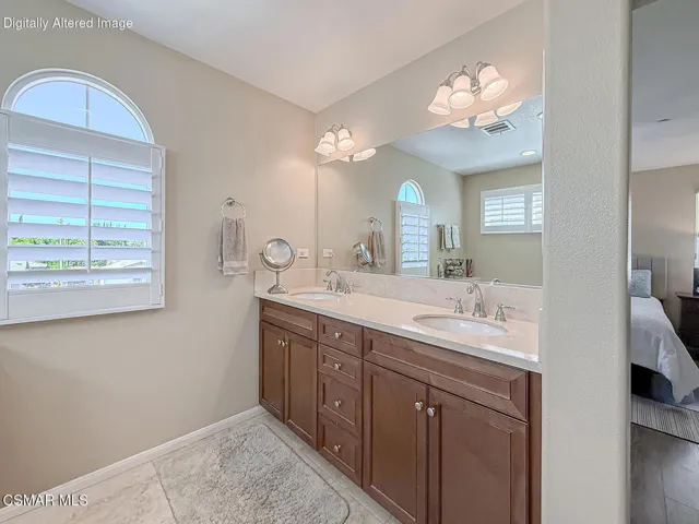 hPrimary Bedroom Suite6