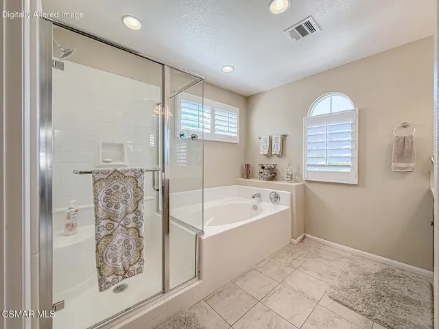 hPrimary Bedroom Suite5