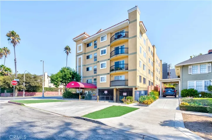 300 S Westmoreland, Los Angeles, California 90020
