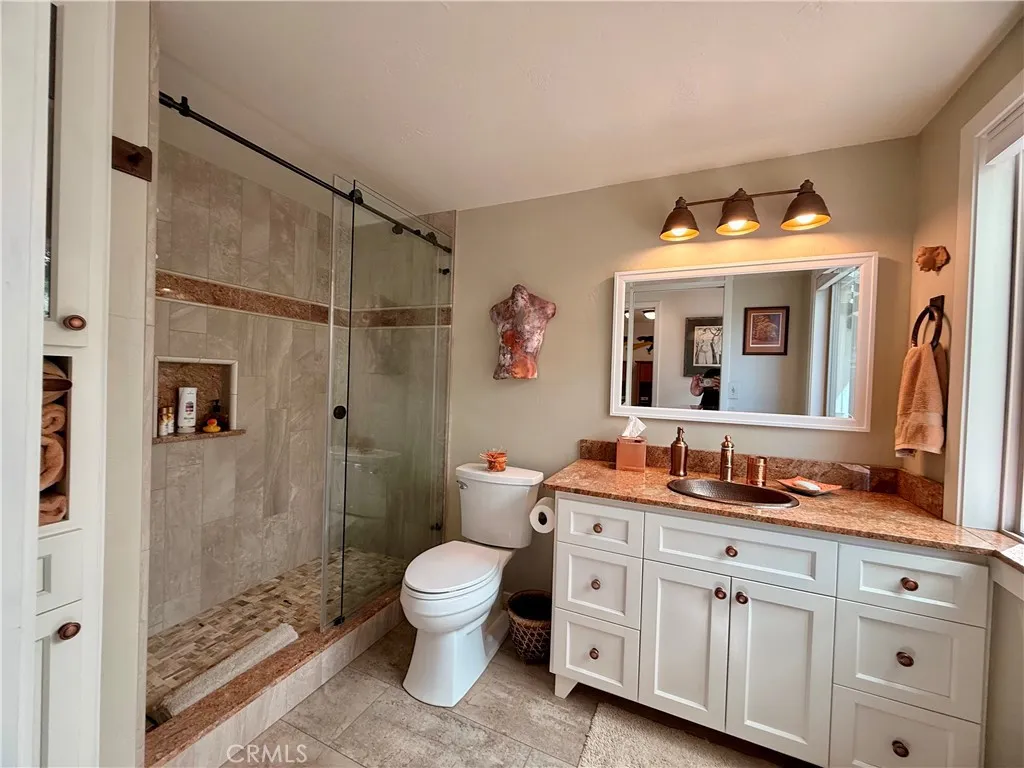 1 Full bath near office