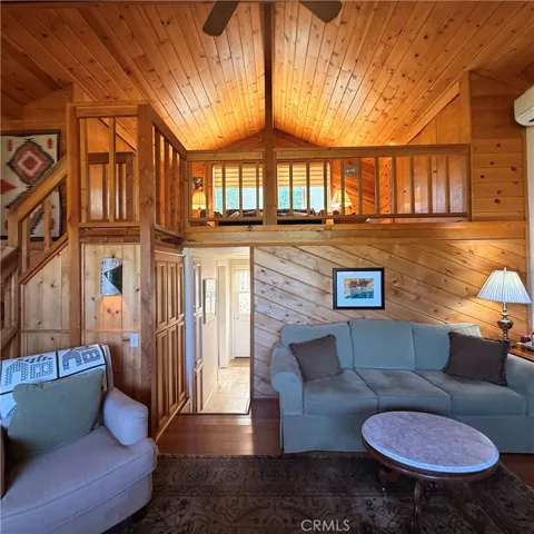 Loft up stairs, Downstairs is the bathroom 1 and Office.