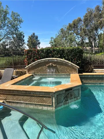 21 Sendero, Rancho Santa Margarita, California 92688