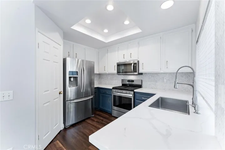 Newer Appliances w/ Large Pantry