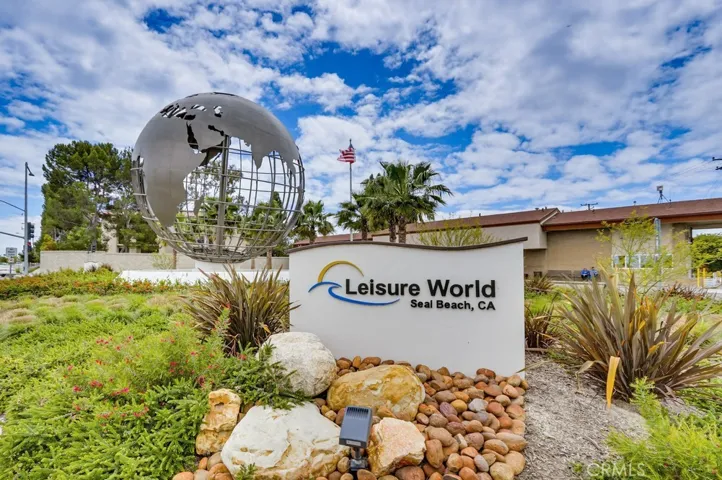 Front Entrance to Leisure World