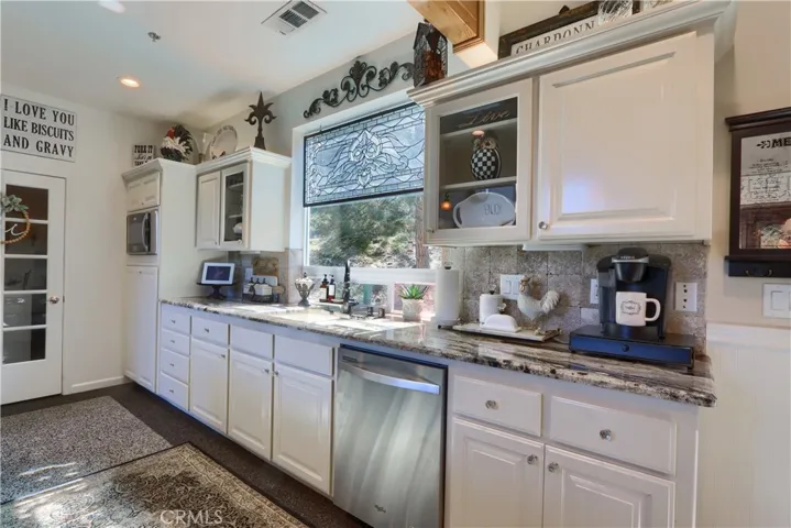Custom granite from Africa, stainless steel appliances