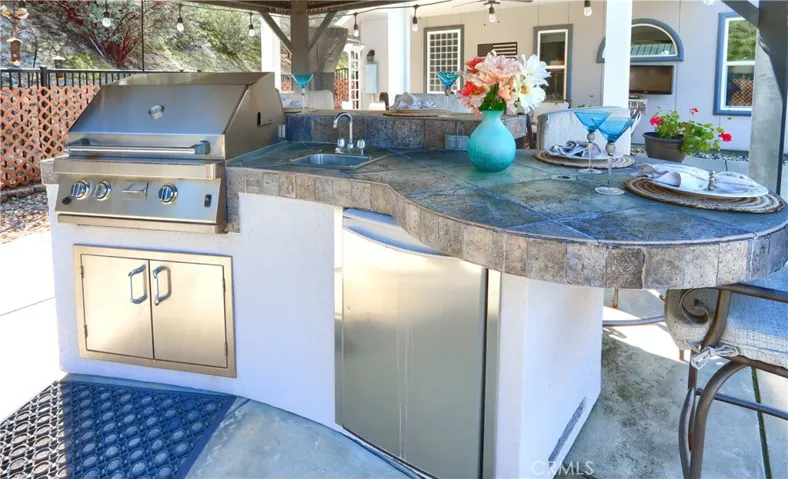 Outdoor kitchen