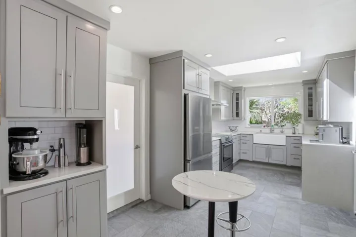 329 Stuart Avenue, Pacific Grove, California 93950