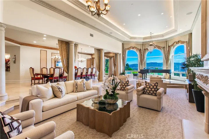 Grand Living room