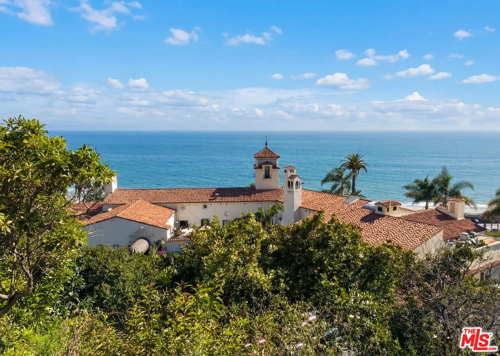 Bel Air Bay Club down the bloc