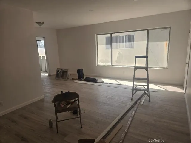 Unit 6 - Vacant - Dinning room