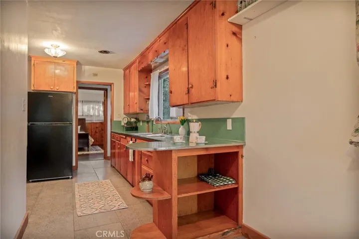 720 Rocky, Crestline, California 92325