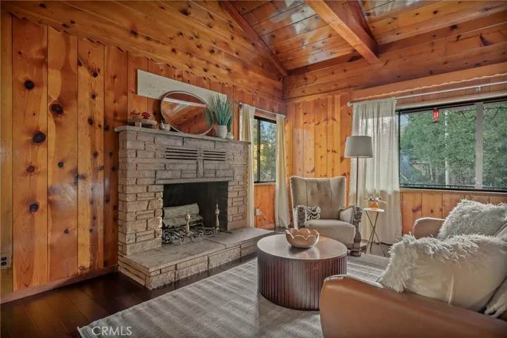 720 Rocky, Crestline, California 92325