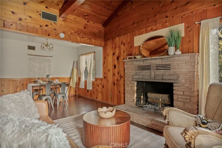 720 Rocky, Crestline, California 92325