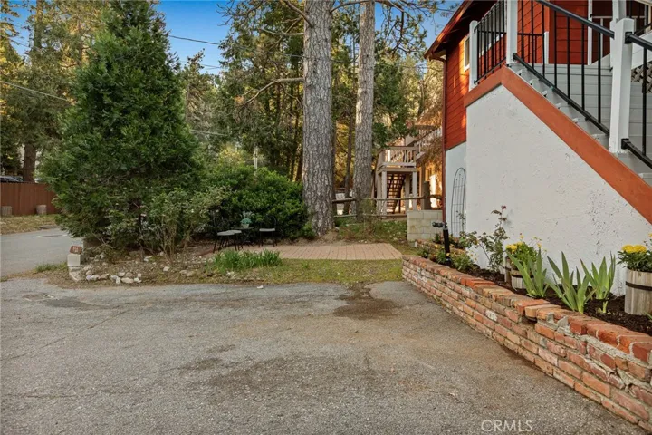 720 Rocky, Crestline, California 92325