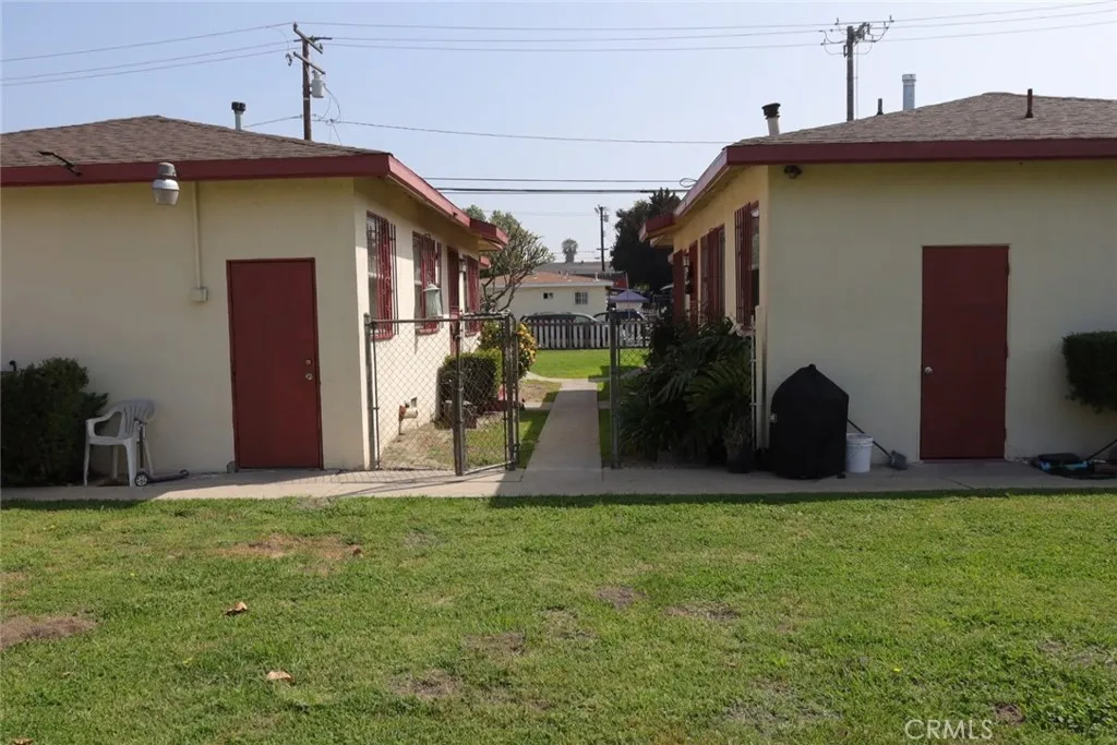 12063 12067 Peach, Lynwood, California 90262 — photo 5