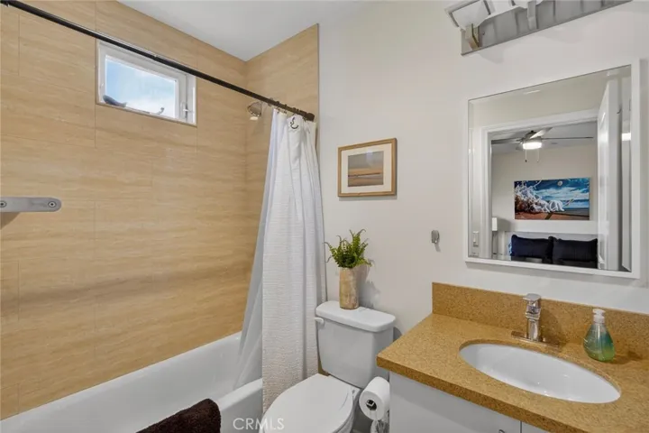 214 Avenida Montalvo 2, San Clemente, California 92672