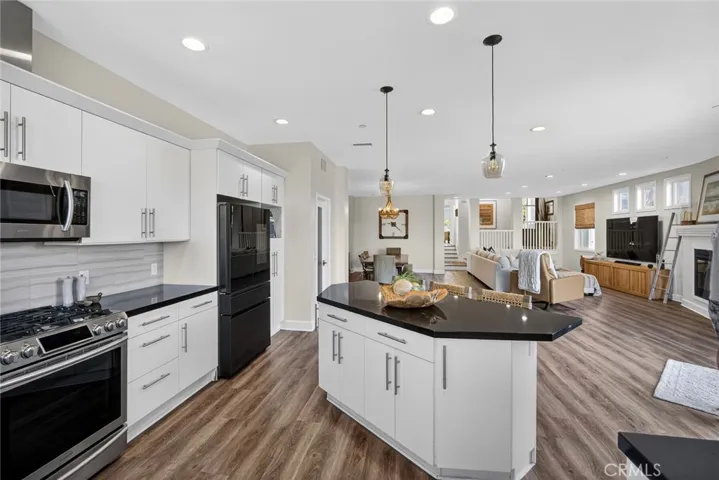 214 Avenida Montalvo 2, San Clemente, California 92672