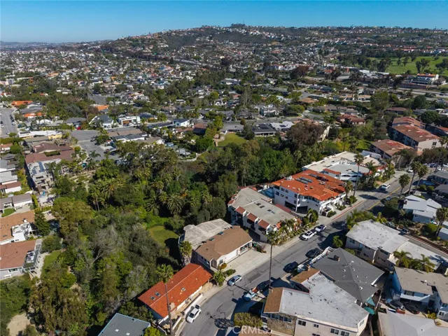 214 Avenida Montalvo 2, San Clemente, California 92672