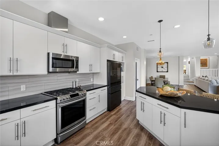214 Avenida Montalvo 2, San Clemente, California 92672